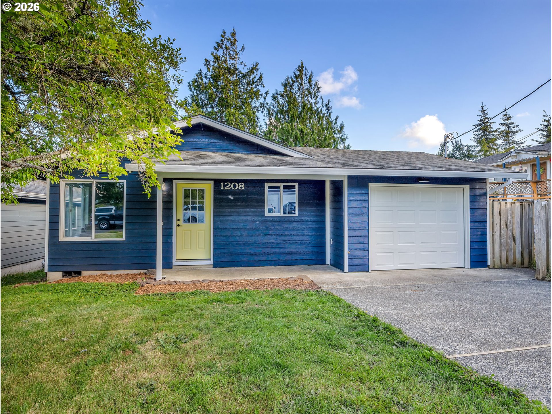 1208 Alameda Ave Property Photo 1