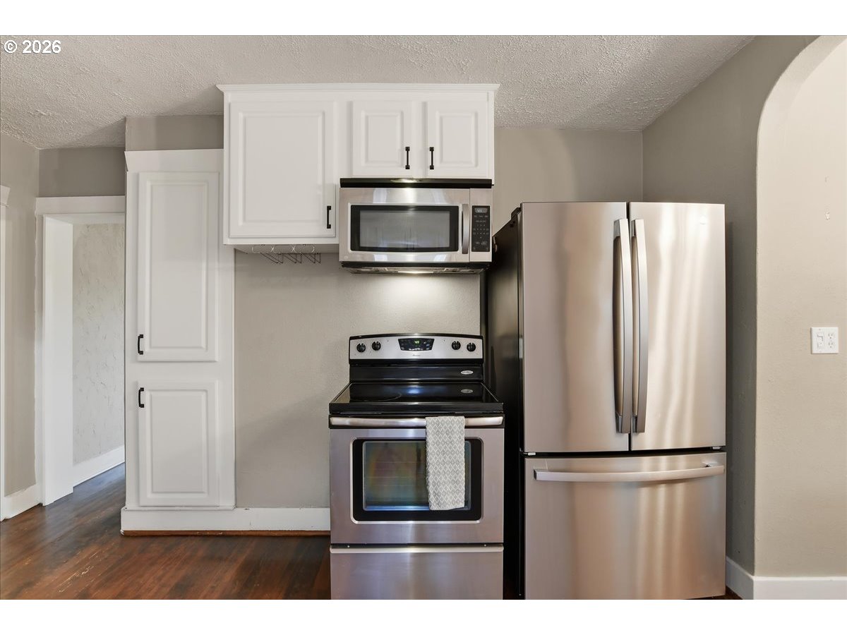 663 Sw Utah St Property Photo 12
