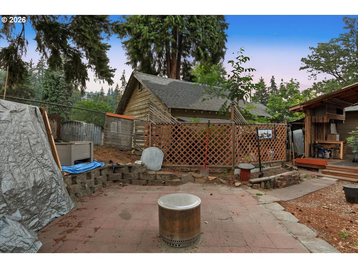 663 Sw Utah St Property Photo 32