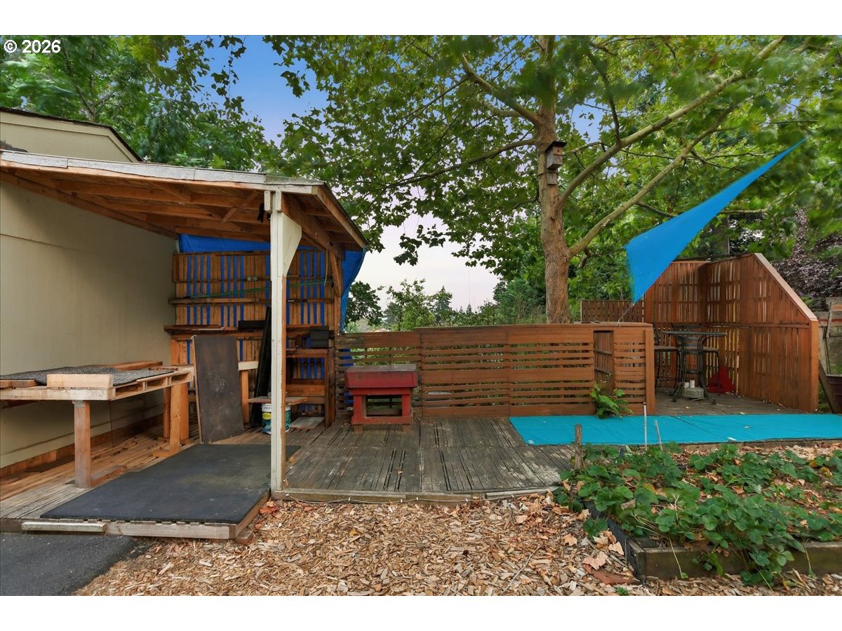 663 Sw Utah St Property Photo 34