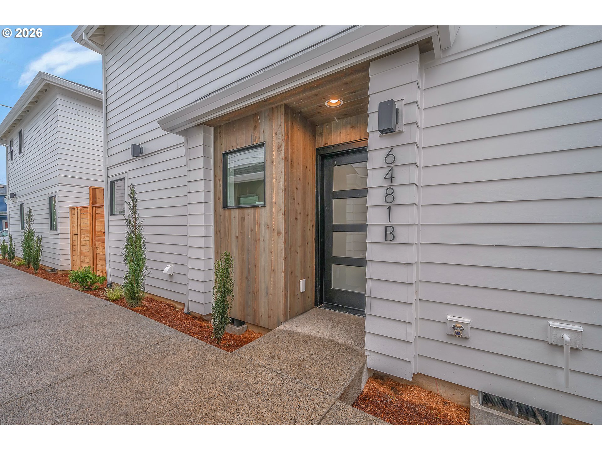 6481 Se Ramona St B Property Photo 1