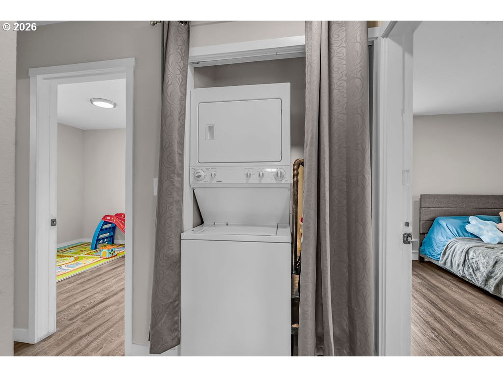 717 20th St Property Photo 11