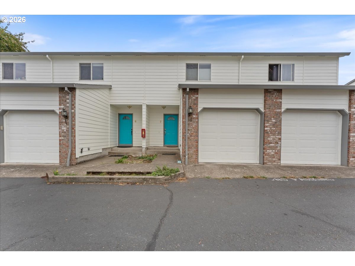 2239 HAWTHORNE ST 7 Property Photo 1