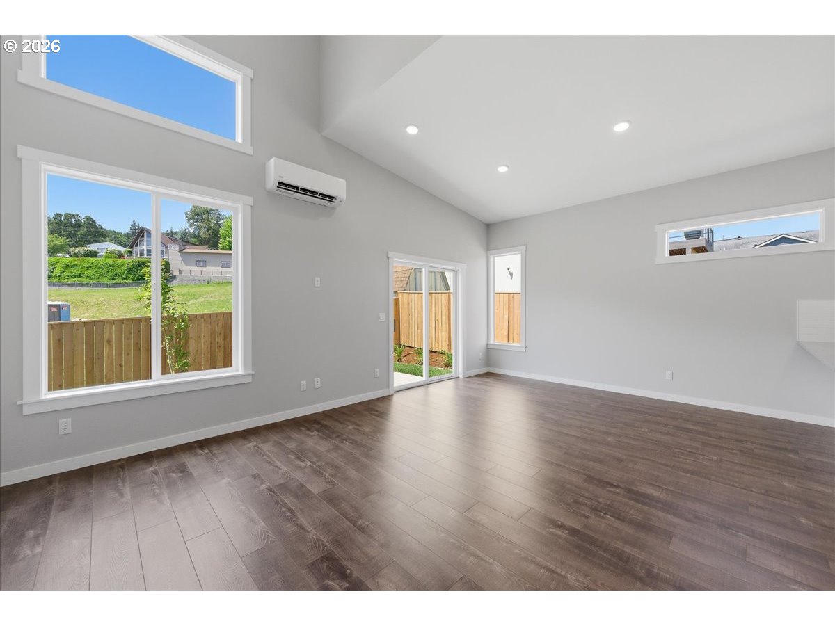 1425 2nd St Property Photo 12