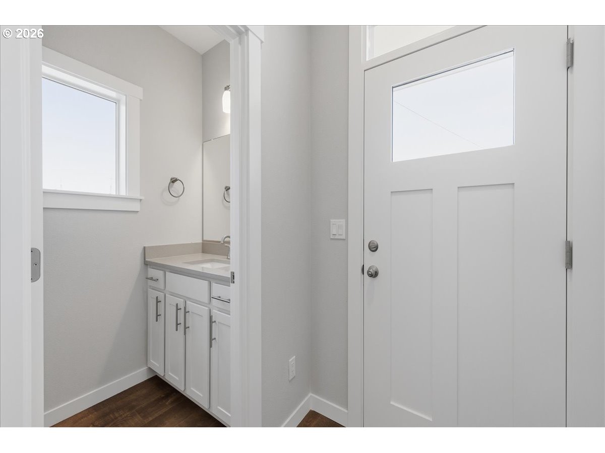 1425 2nd St Property Photo 14