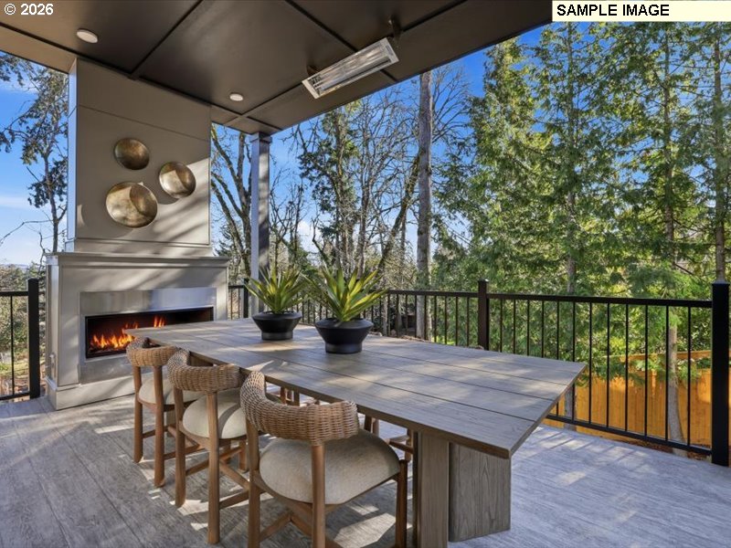 17580 Hillside Dr Property Photo 8