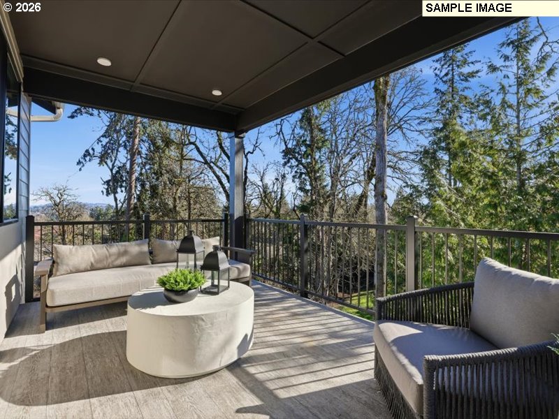 17580 Hillside Dr Property Photo 14