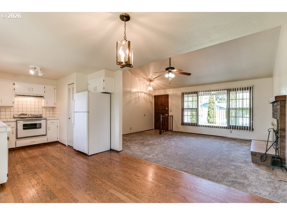 730 Arcadia Dr Property Photo 3