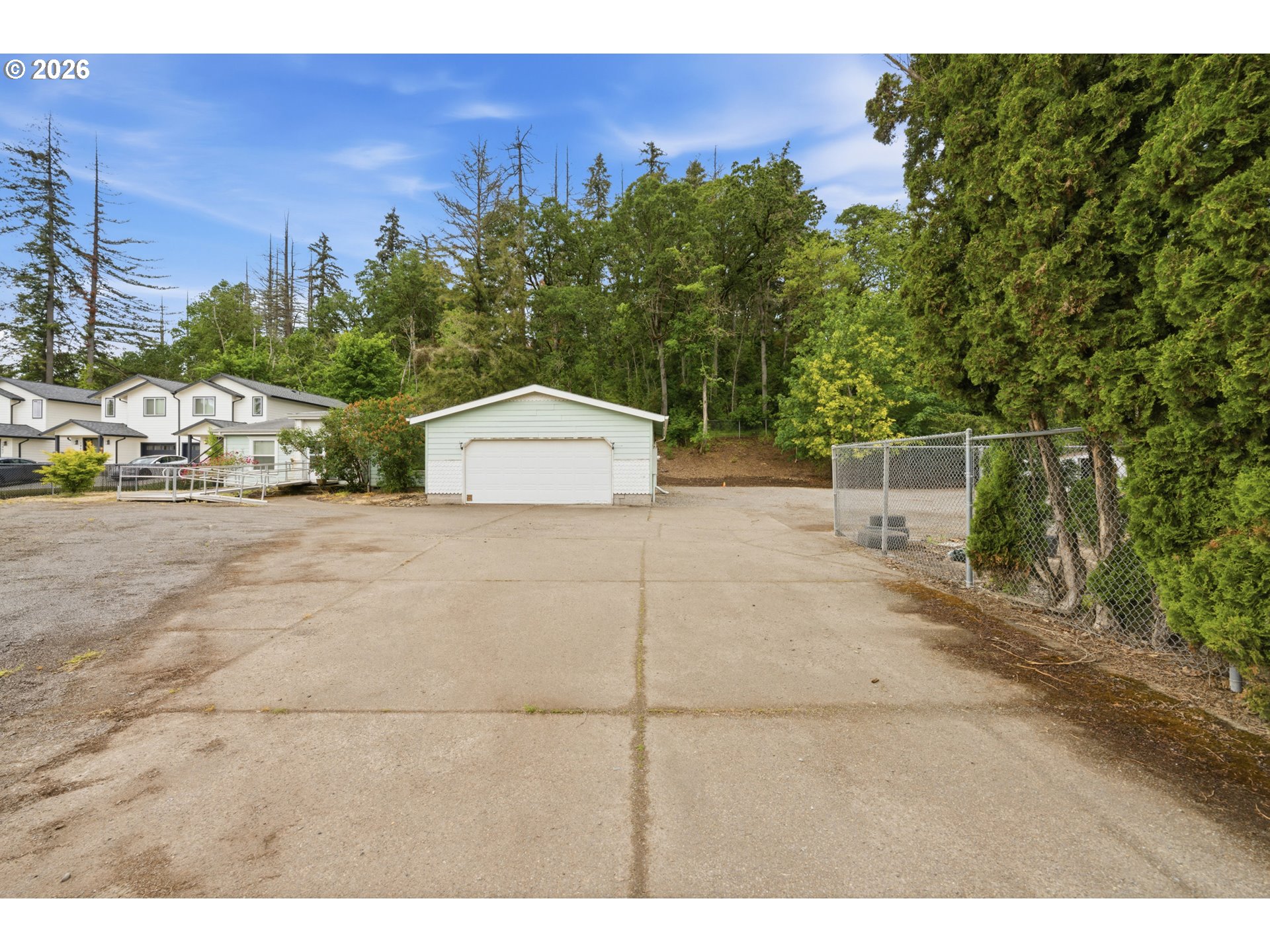 1485 E Santiam St Property Photo 4