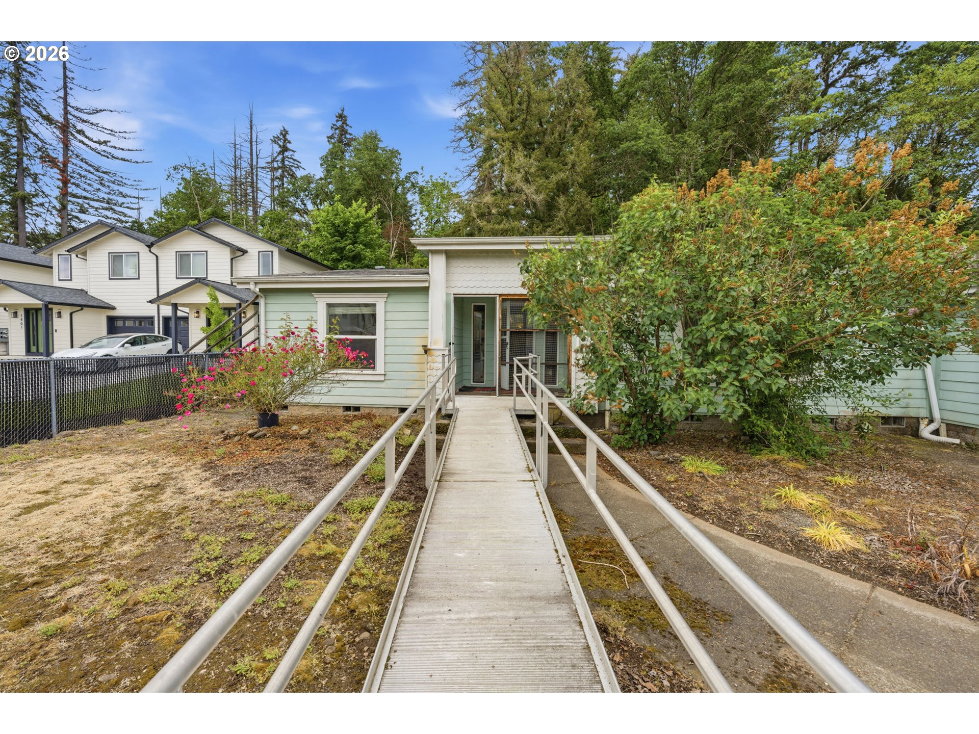 1485 E Santiam St Property Photo 7