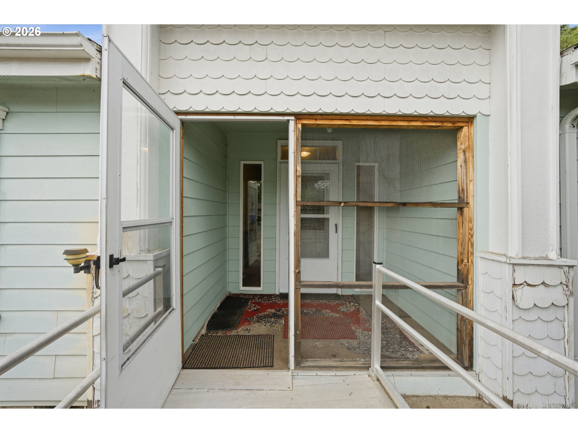 1485 E Santiam St Property Photo 8