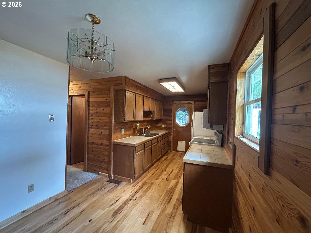 238 Dawson St Property Photo 11