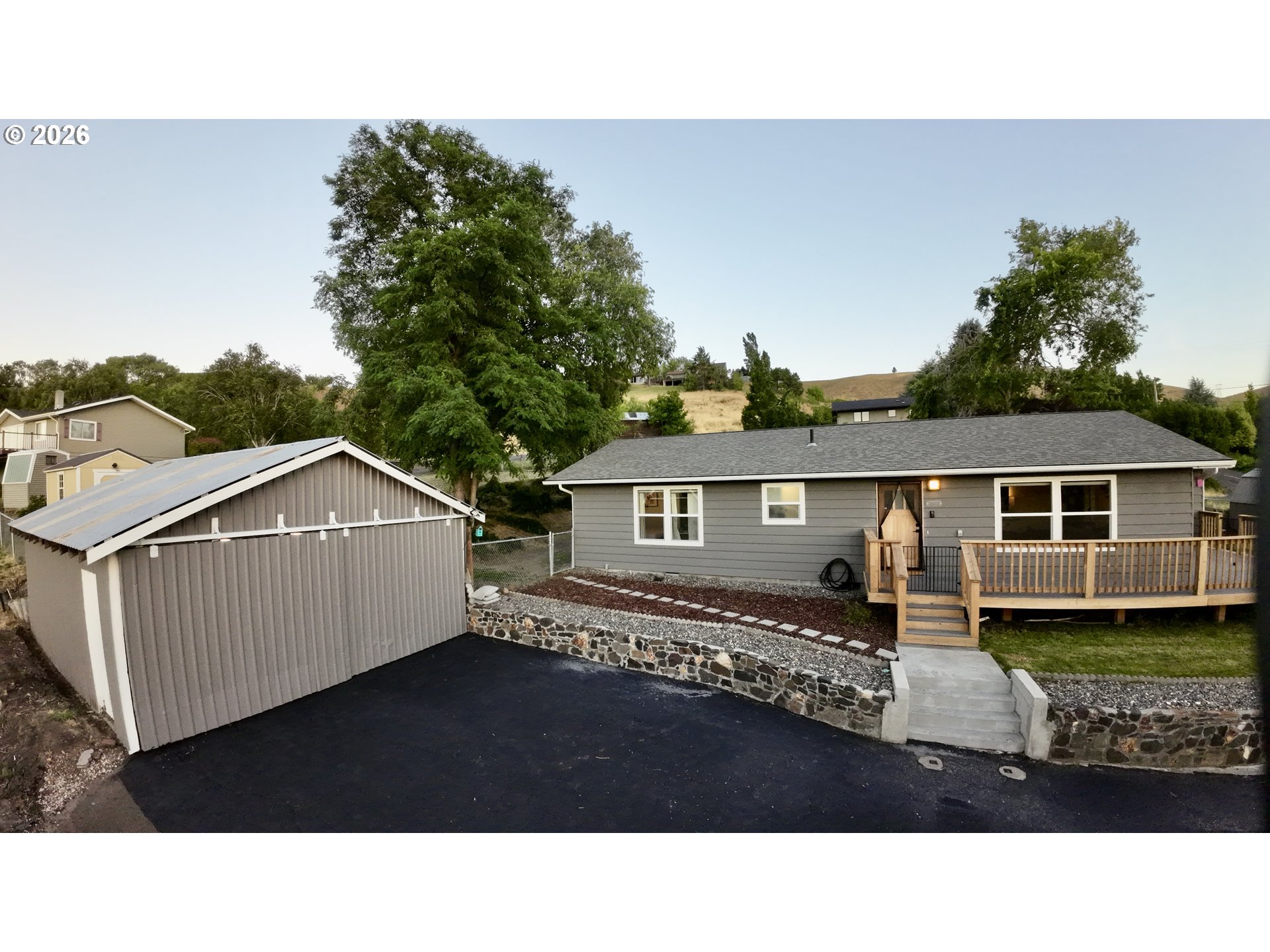 1640 Morton St Property Photo 2