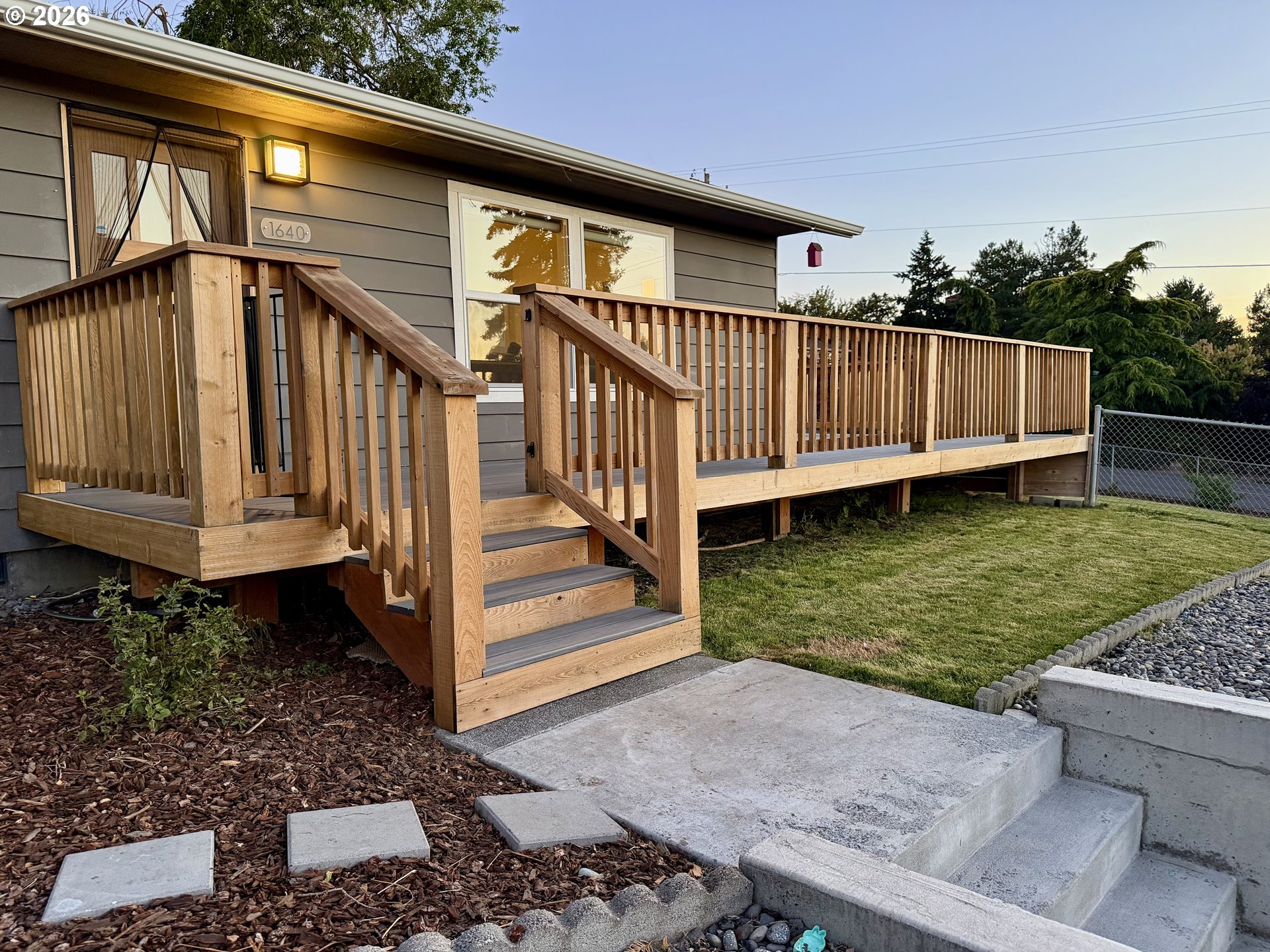 1640 Morton St Property Photo 10
