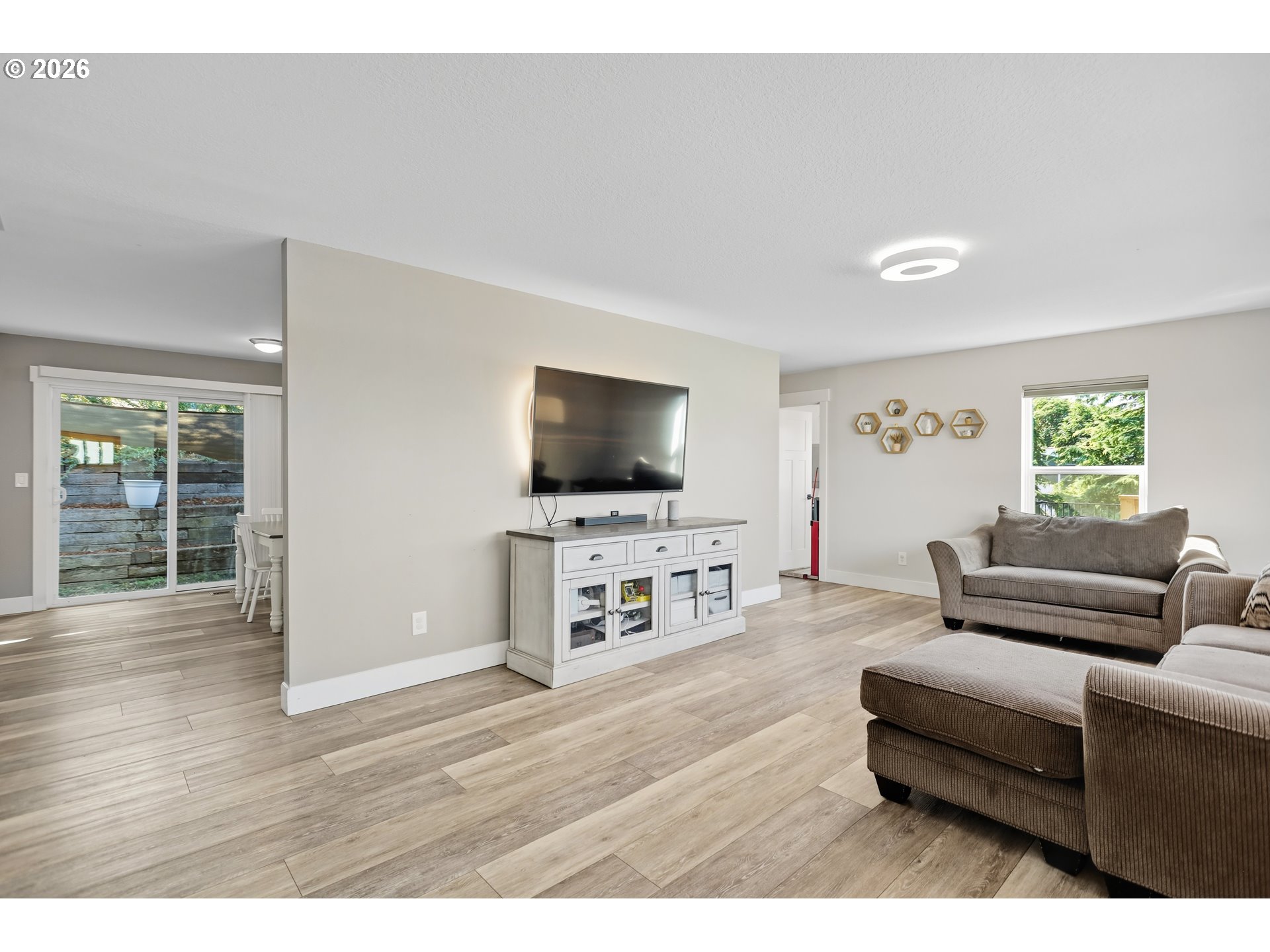 1640 Morton St Property Photo 11