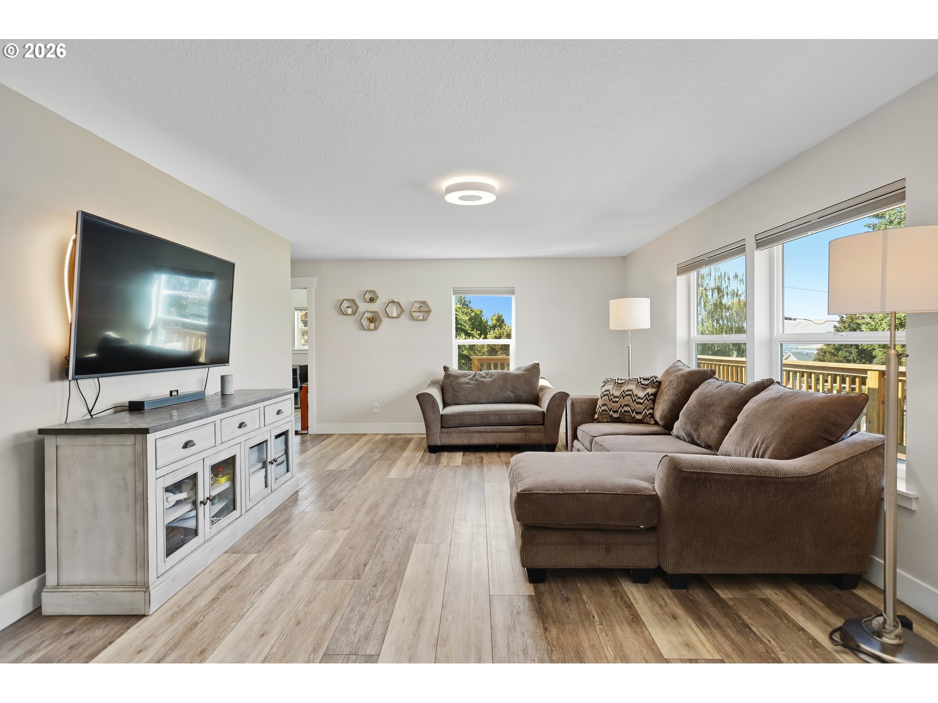1640 Morton St Property Photo 12