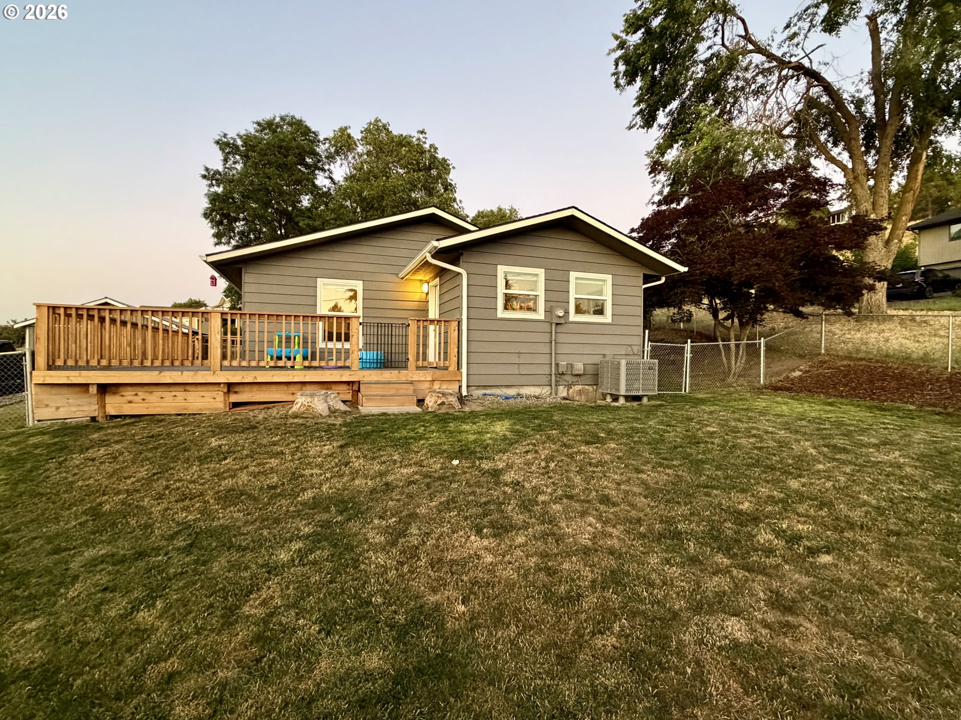 1640 Morton St Property Photo 42