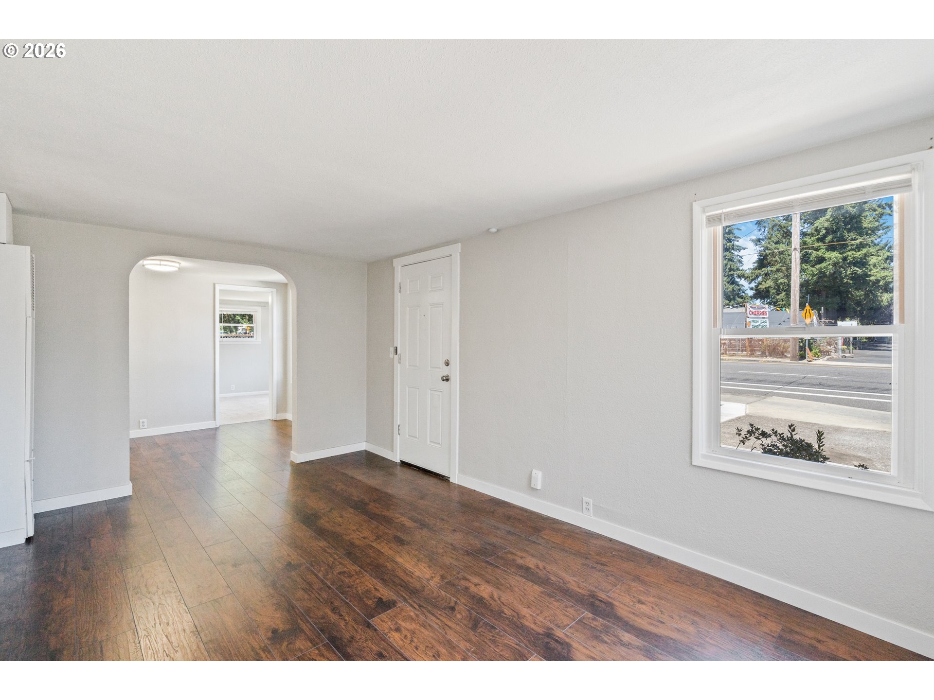 16122 Ne Glisan St Property Photo 2