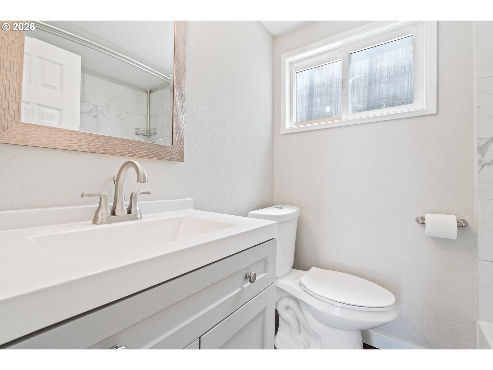 16122 Ne Glisan St Property Photo 6