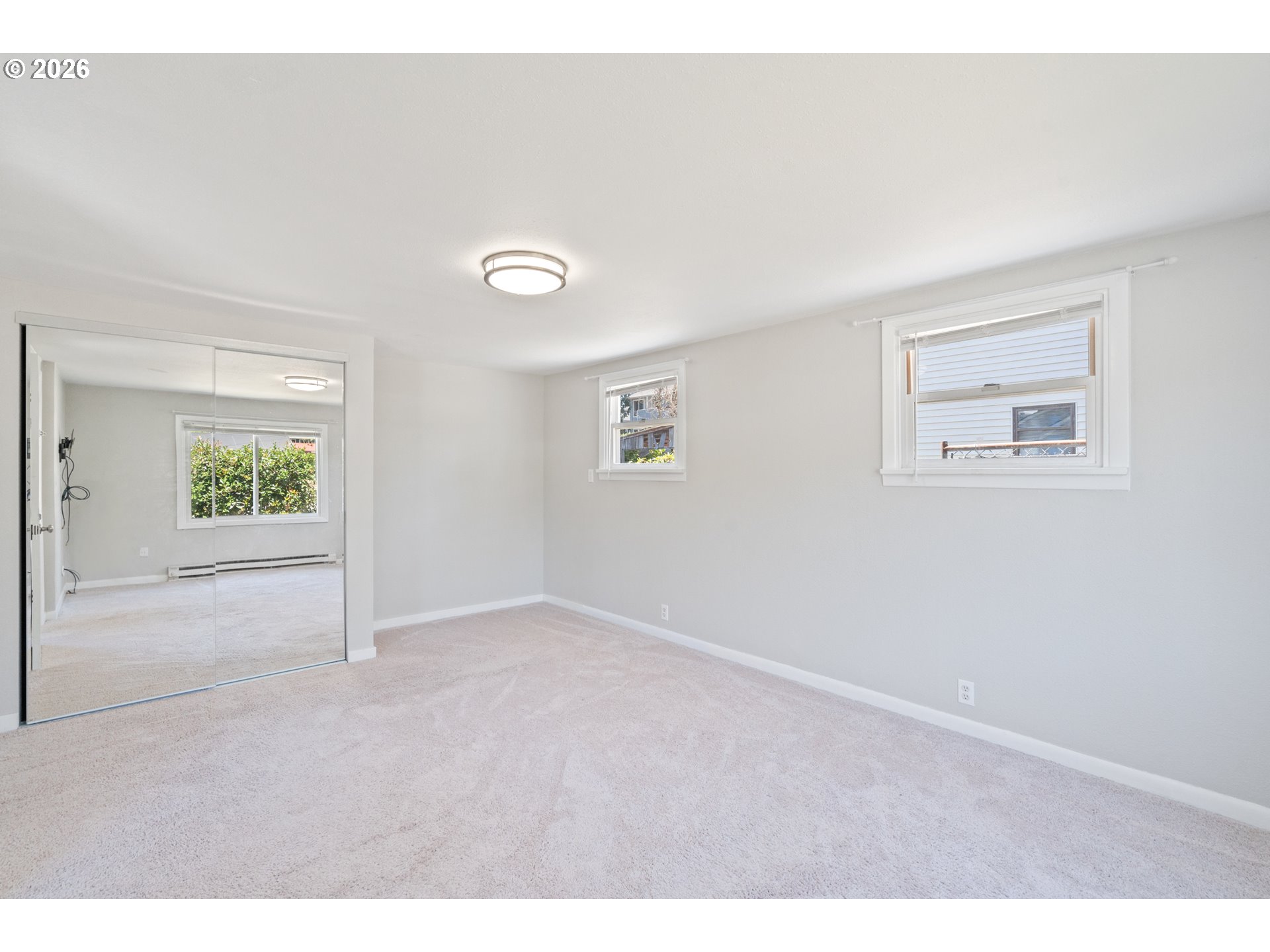 16122 Ne Glisan St Property Photo 7