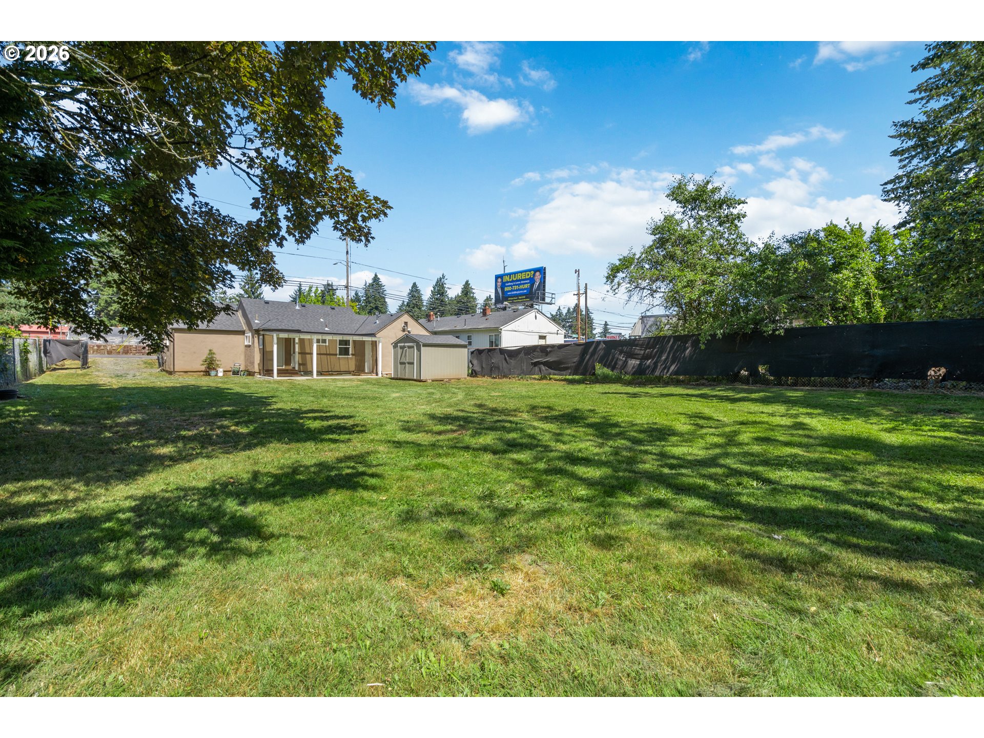 16122 Ne Glisan St Property Photo 9