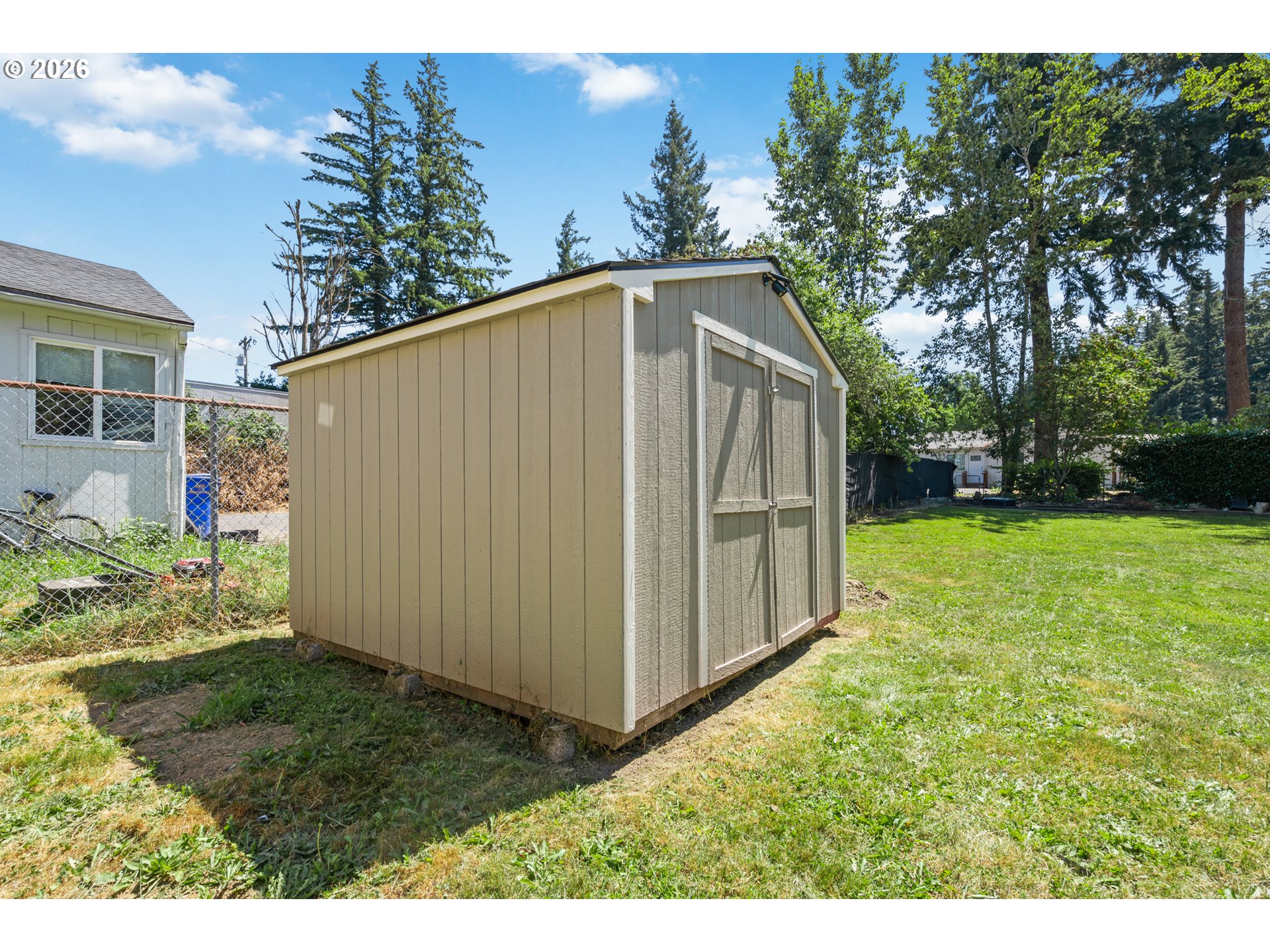 16122 Ne Glisan St Property Photo 10