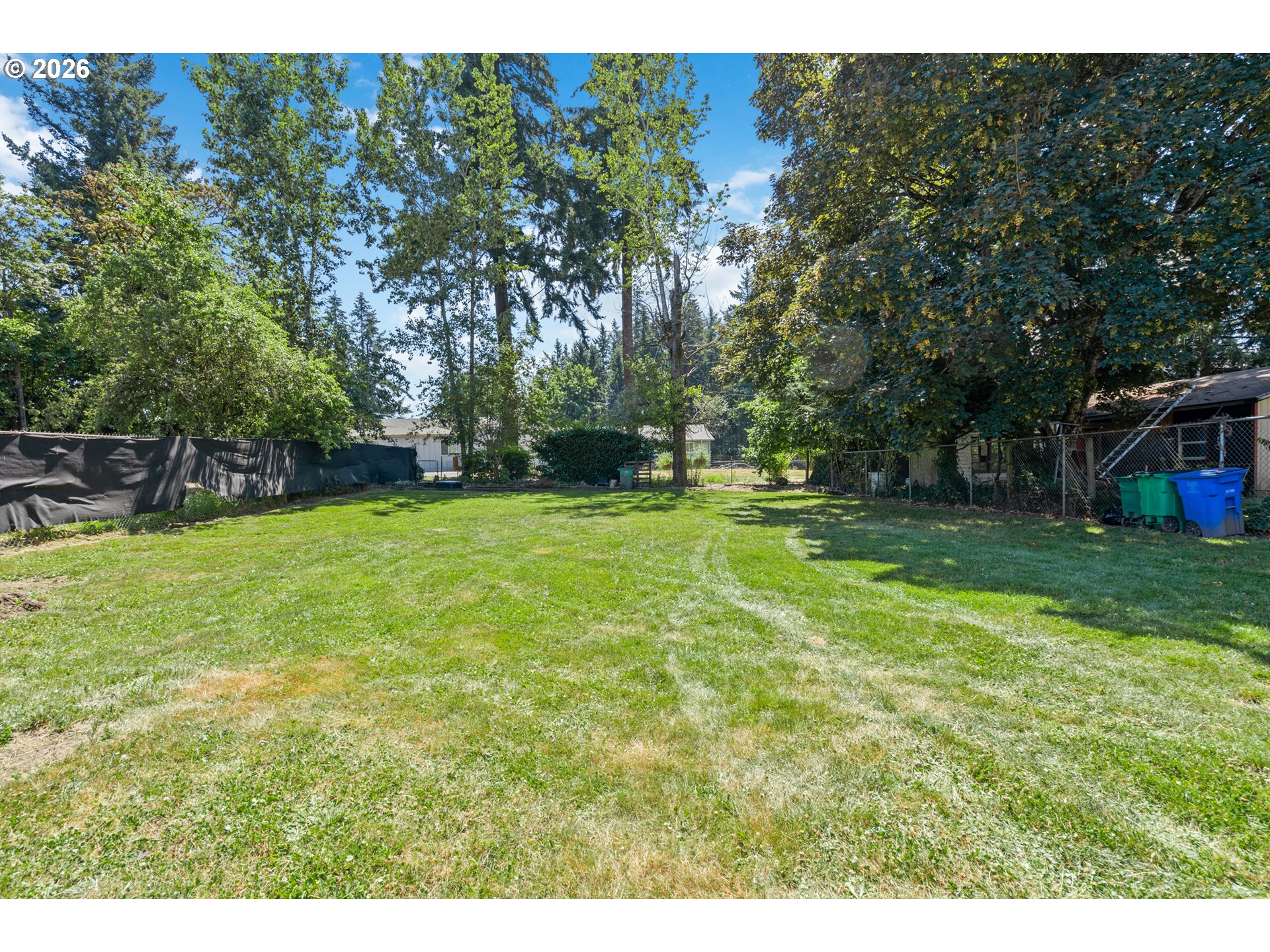 16122 Ne Glisan St Property Photo 11