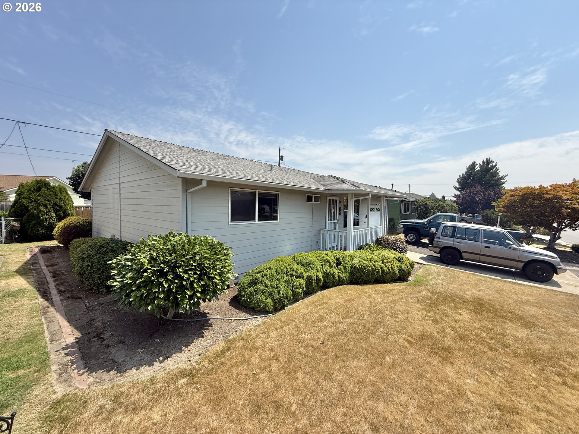 1662 UMPQUA RD Property Photo 1