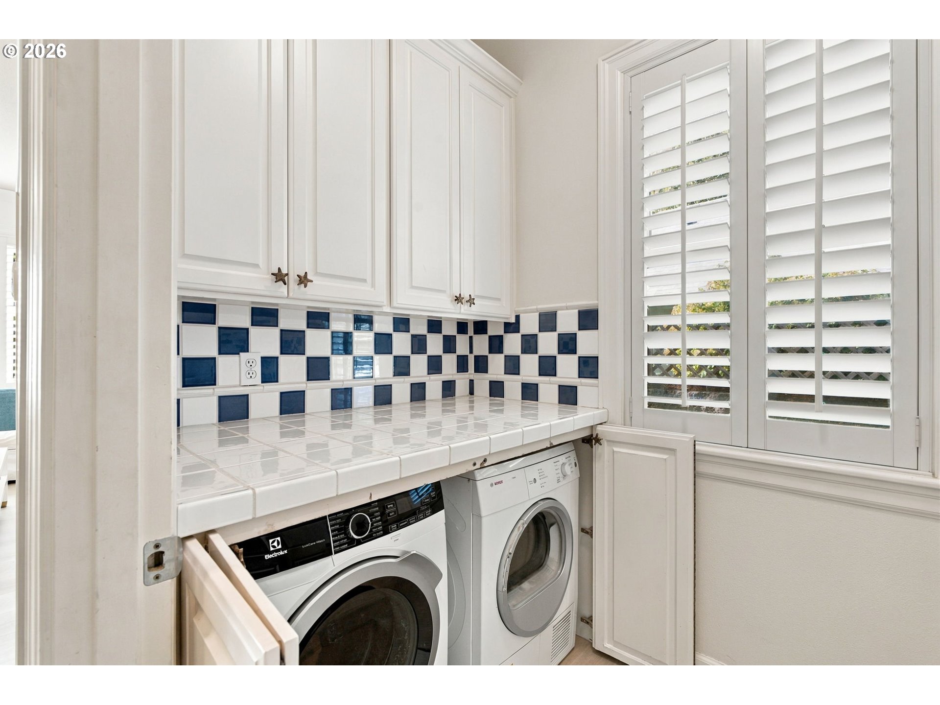 1610 Oak St Property Photo 31