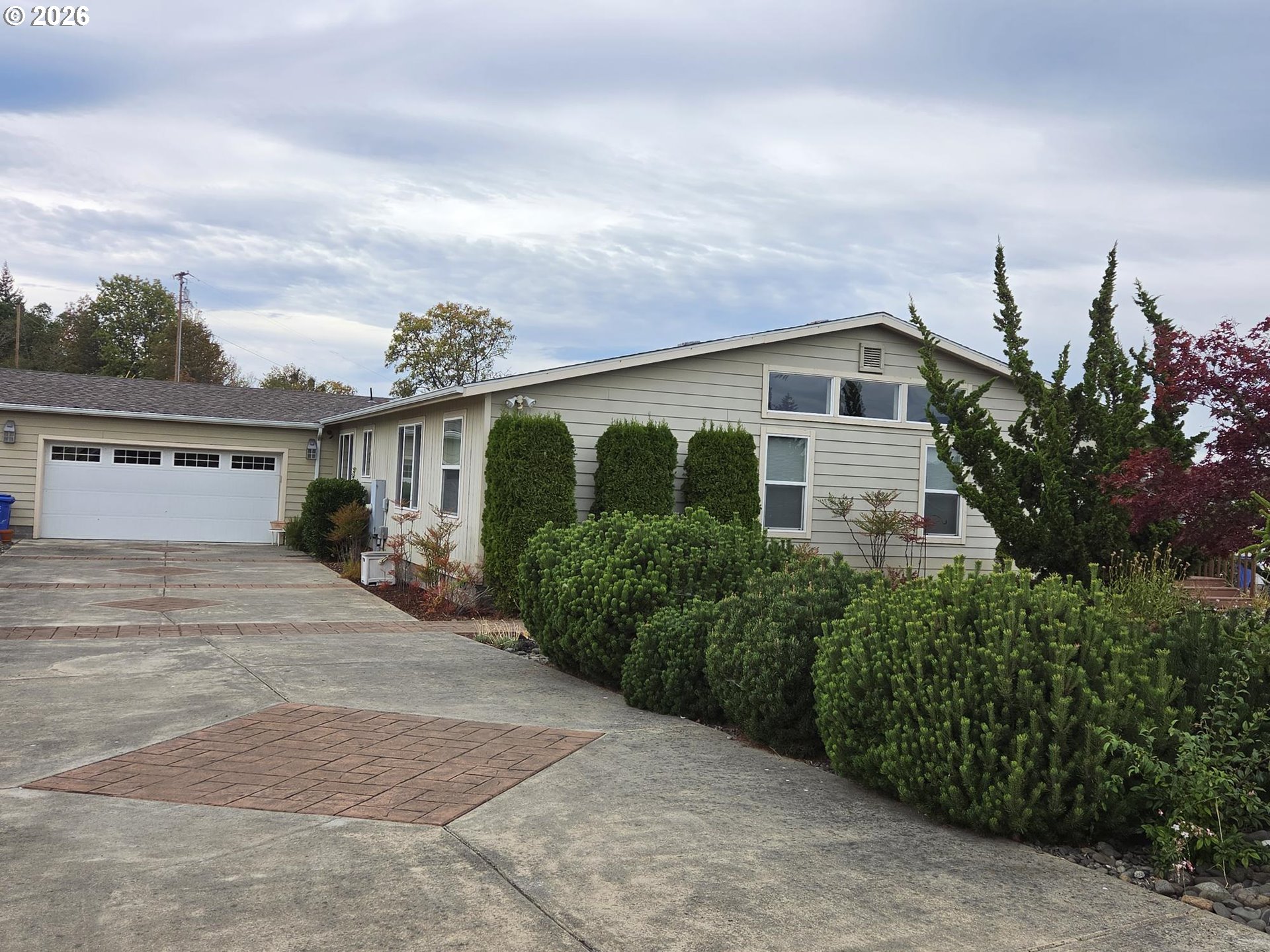 647 HIGHLAND VISTA LN