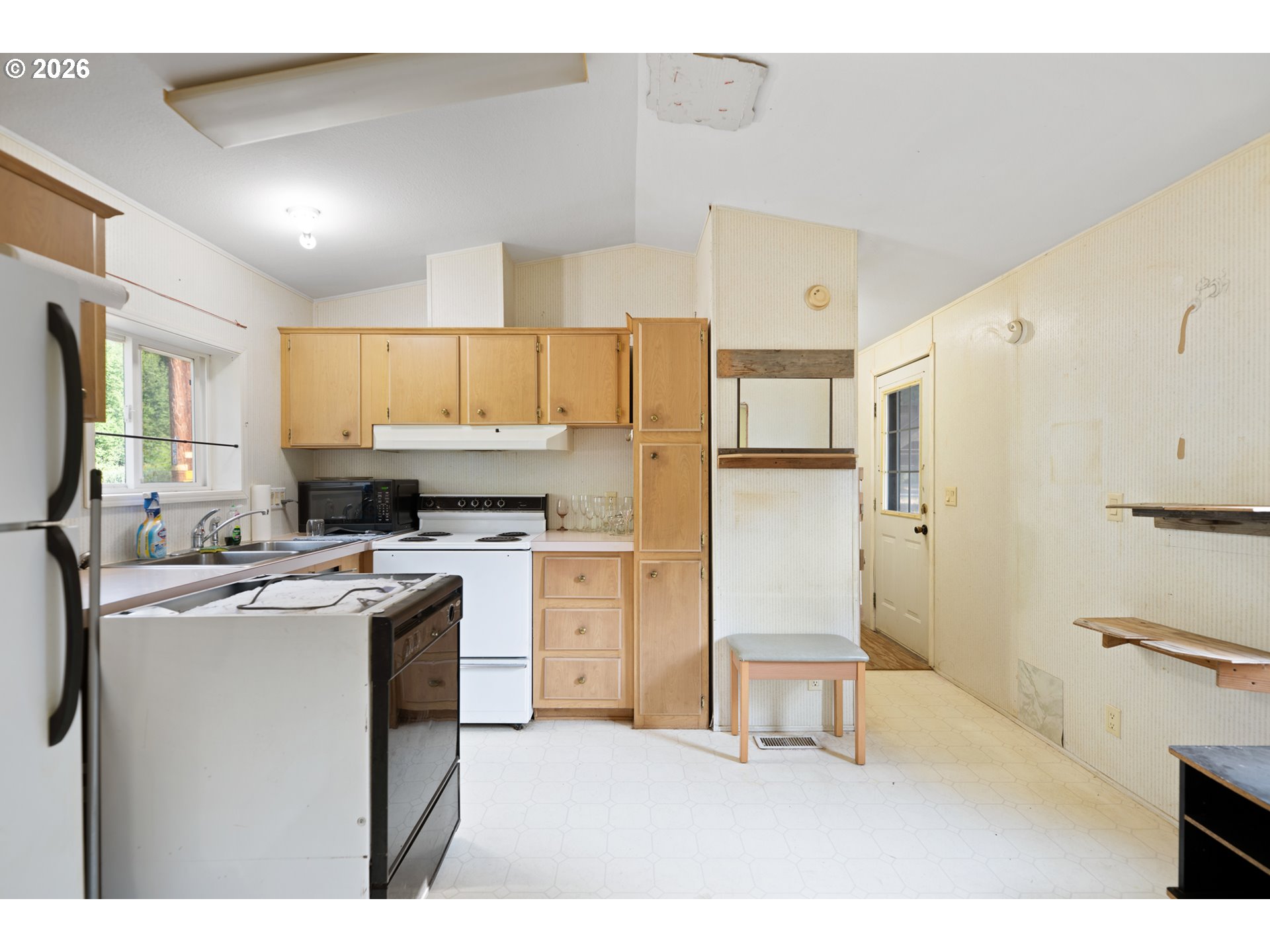 200 Lizzy Ln Property Photo 7