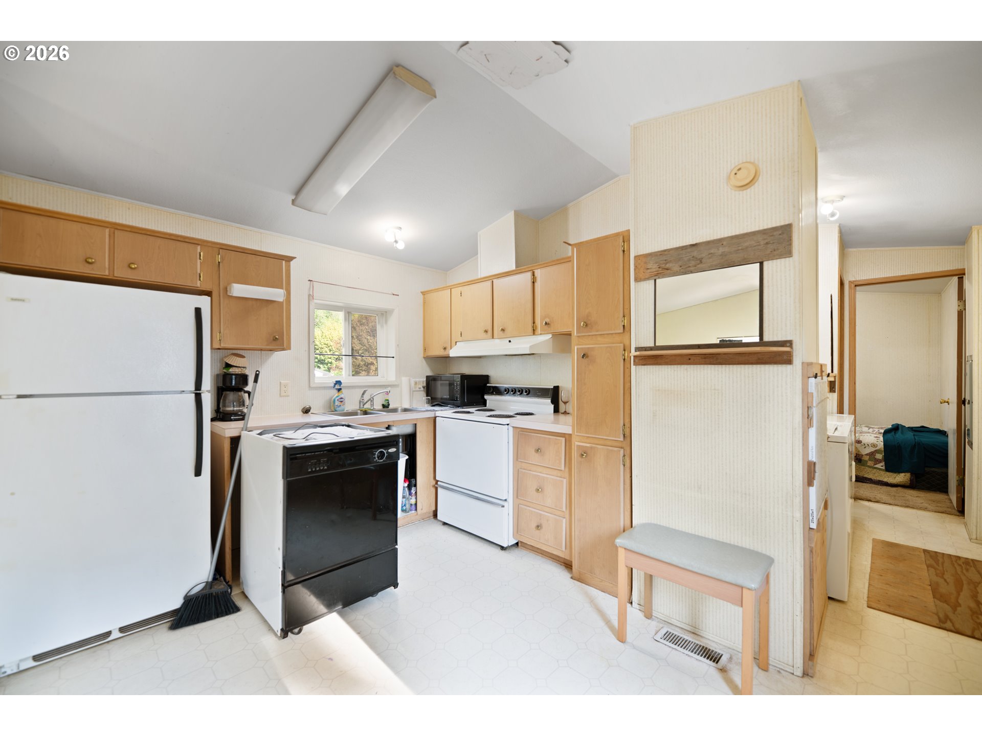 200 Lizzy Ln Property Photo 8