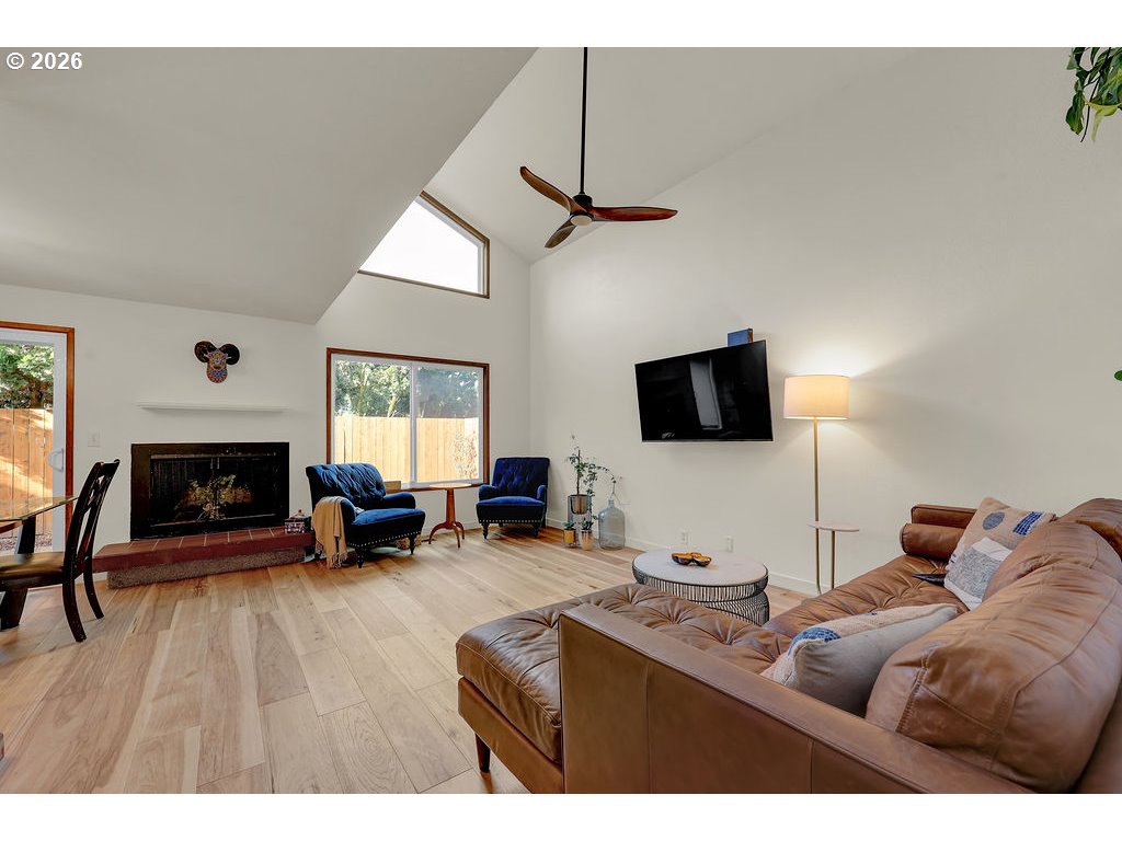 2700 Harlow Rd Property Photo 10