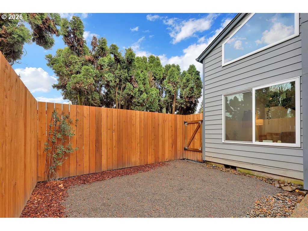 2700 Harlow Rd Property Photo 29