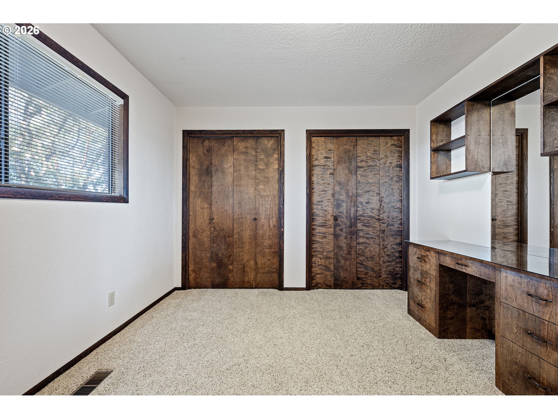 660 Elmar Dr Property Photo 25