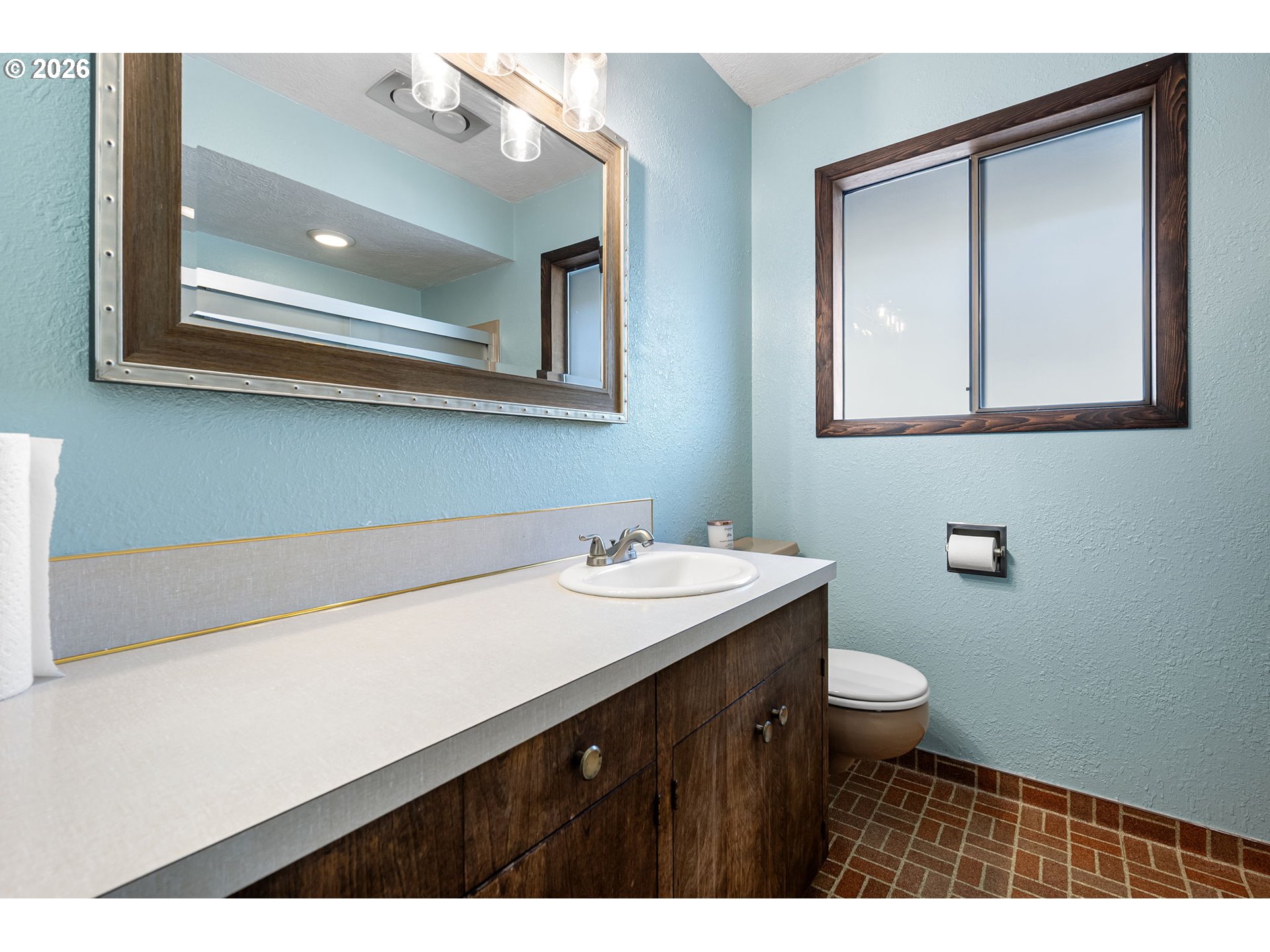 660 Elmar Dr Property Photo 26