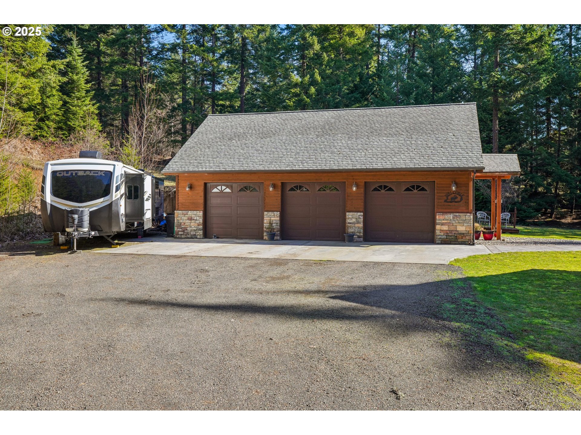 232 Upper Lakeview Rd Property Photo 6