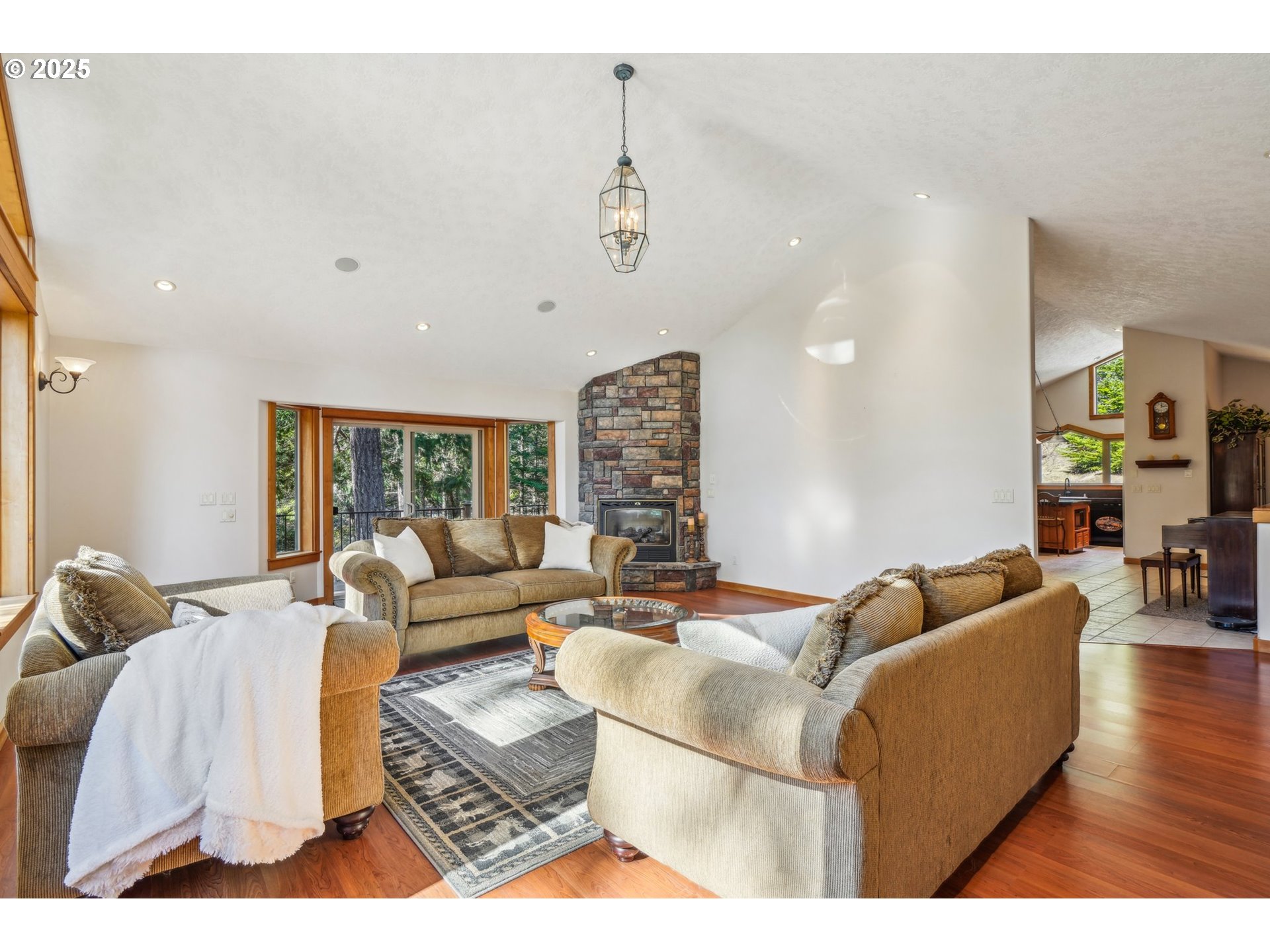 232 Upper Lakeview Rd Property Photo 16