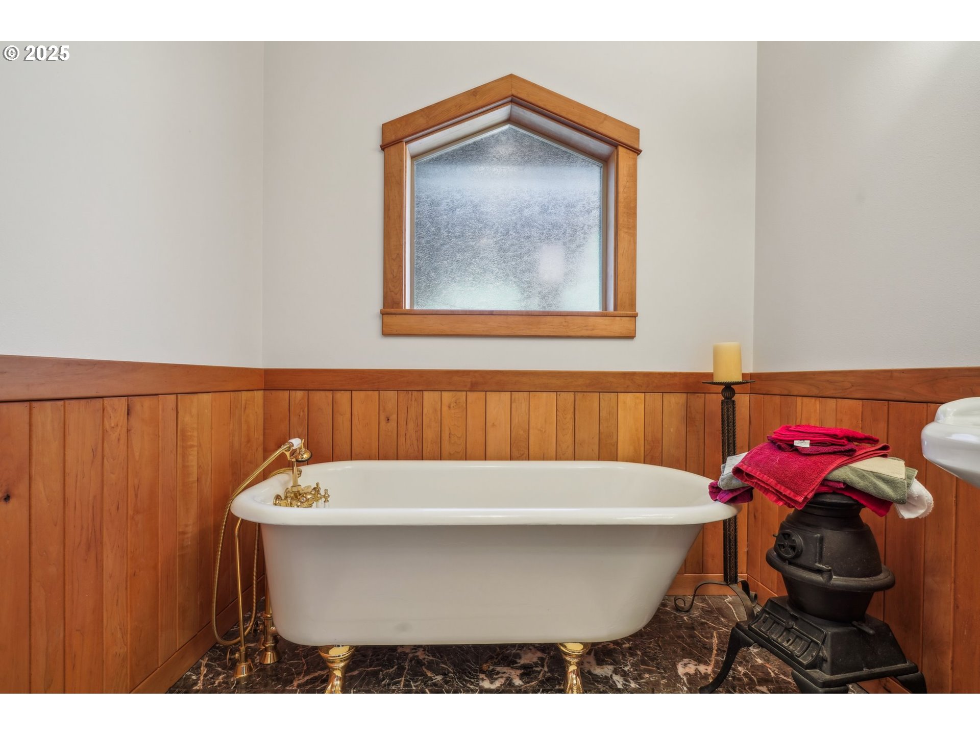 232 Upper Lakeview Rd Property Photo 25