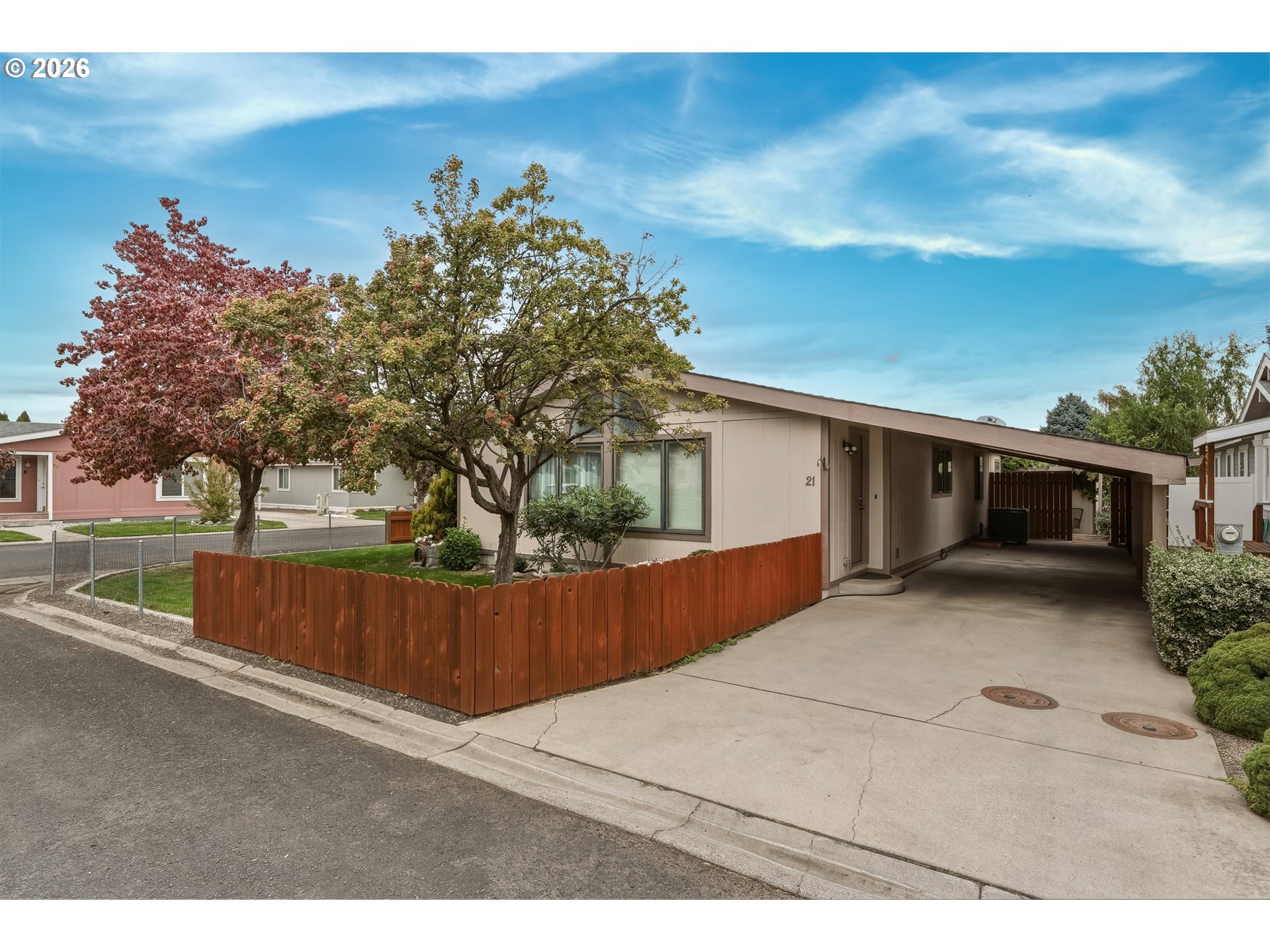 910 Cowl St 21 Property Photo 2