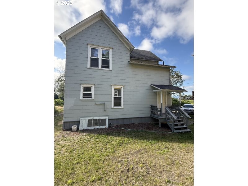 2689 Grand Ave Property Photo 10
