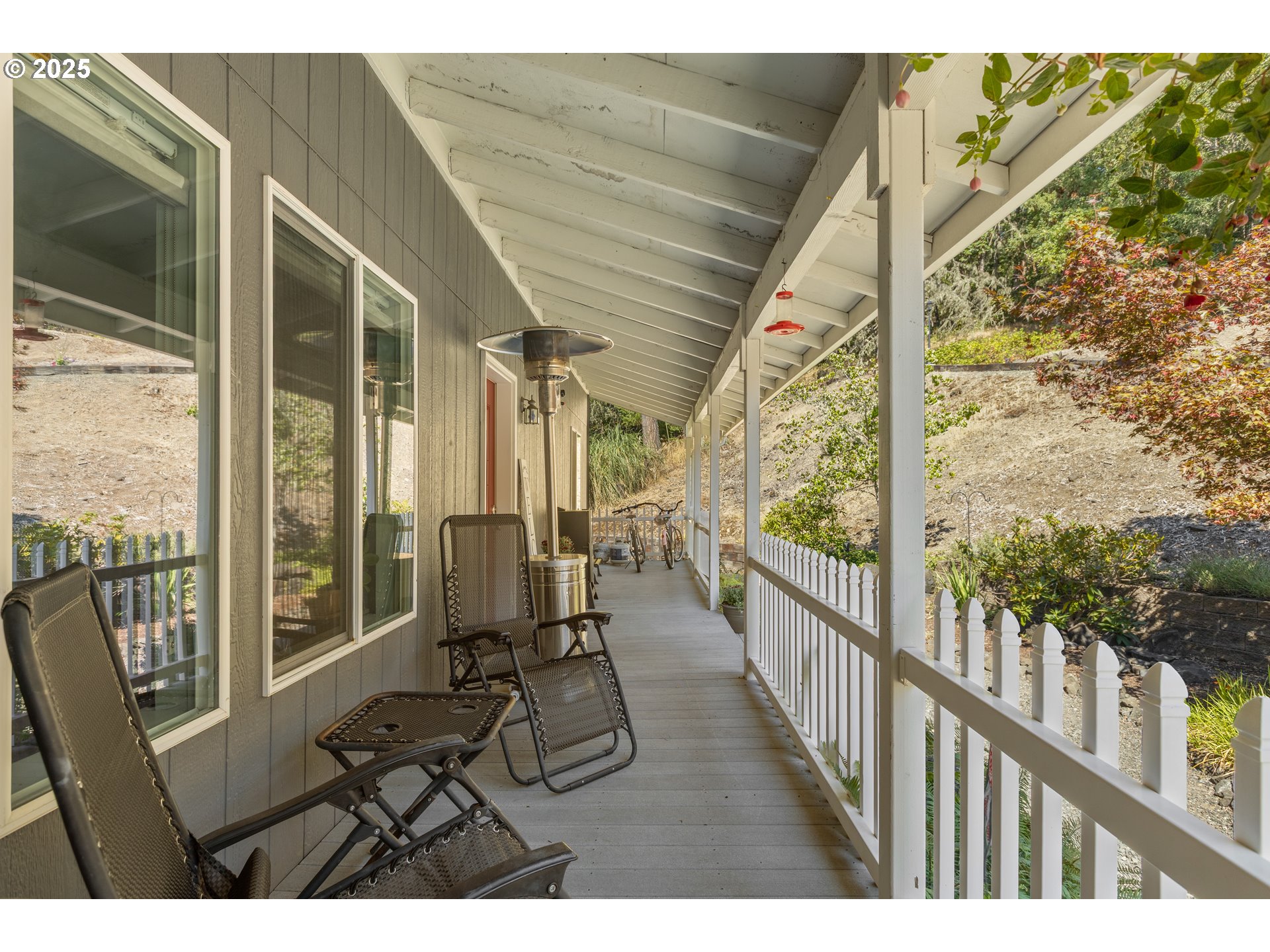 1870 Lakeview Dr Property Photo 10