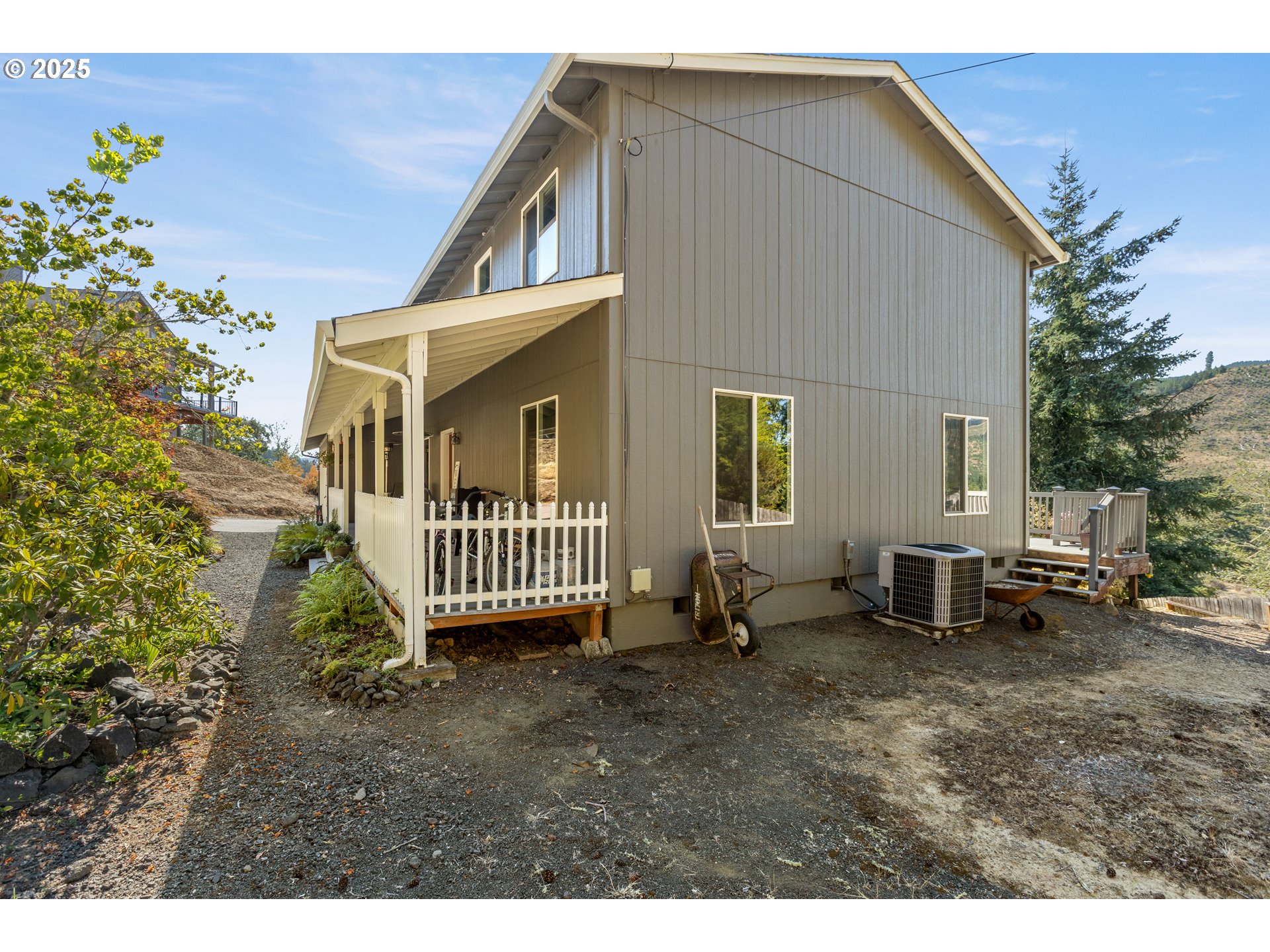 1870 Lakeview Dr Property Photo 11