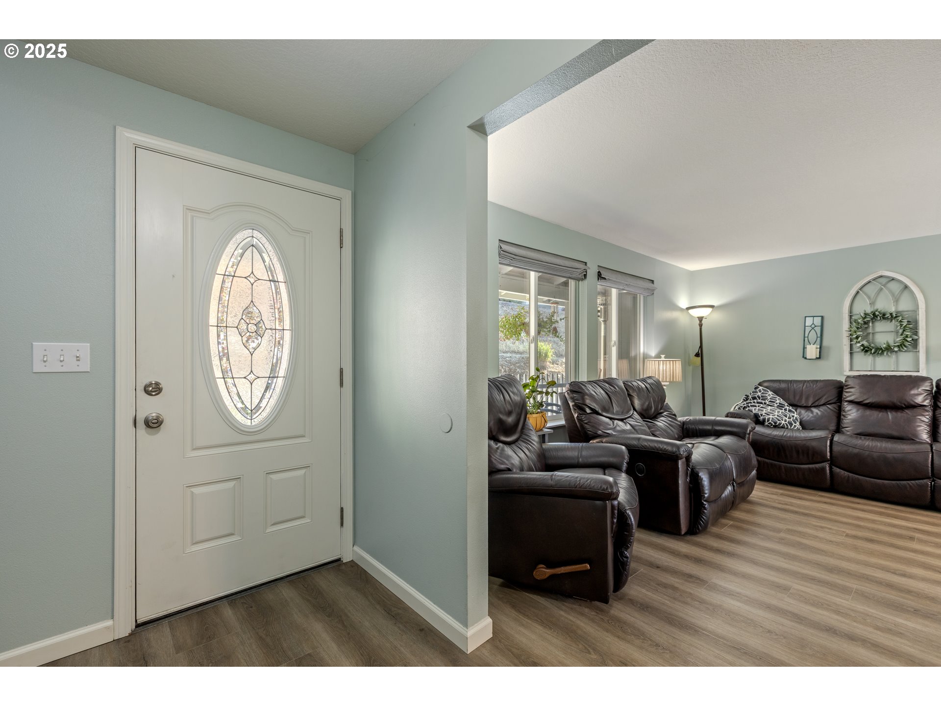 1870 Lakeview Dr Property Photo 18