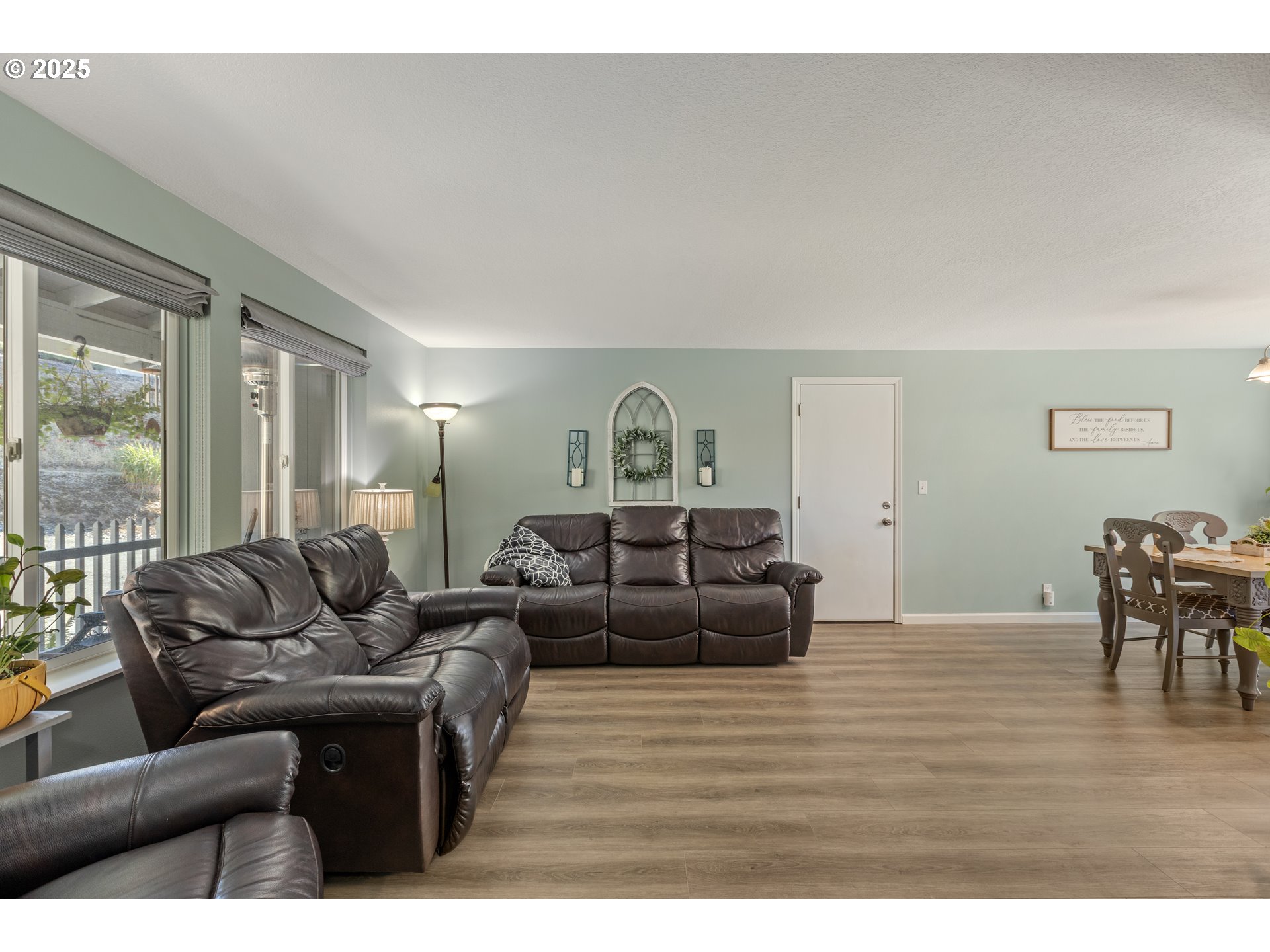 1870 Lakeview Dr Property Photo 19
