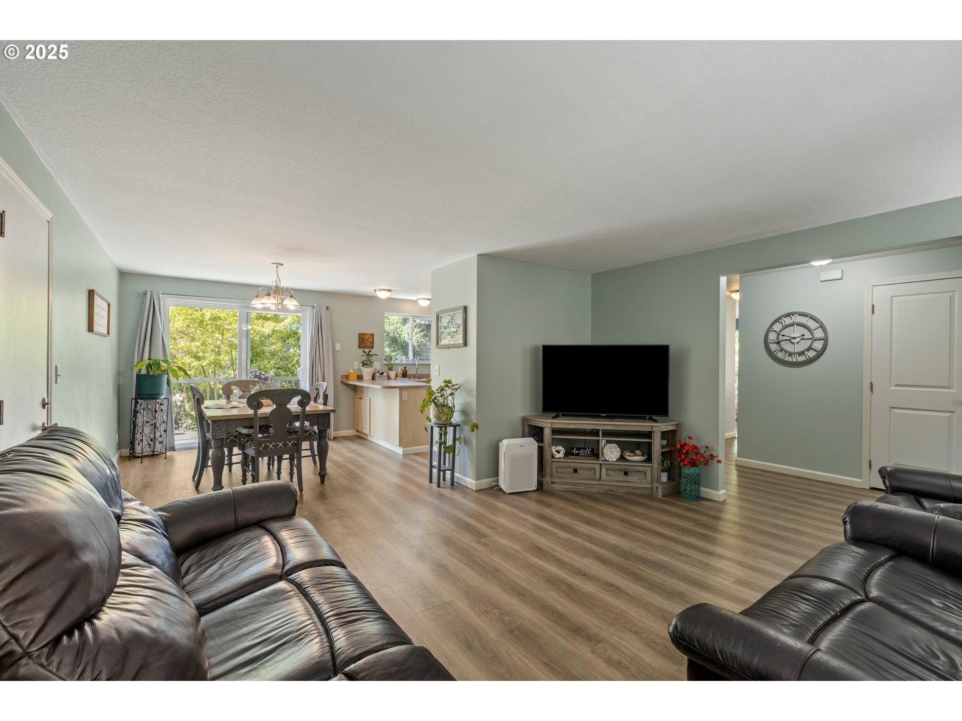 1870 Lakeview Dr Property Photo 20