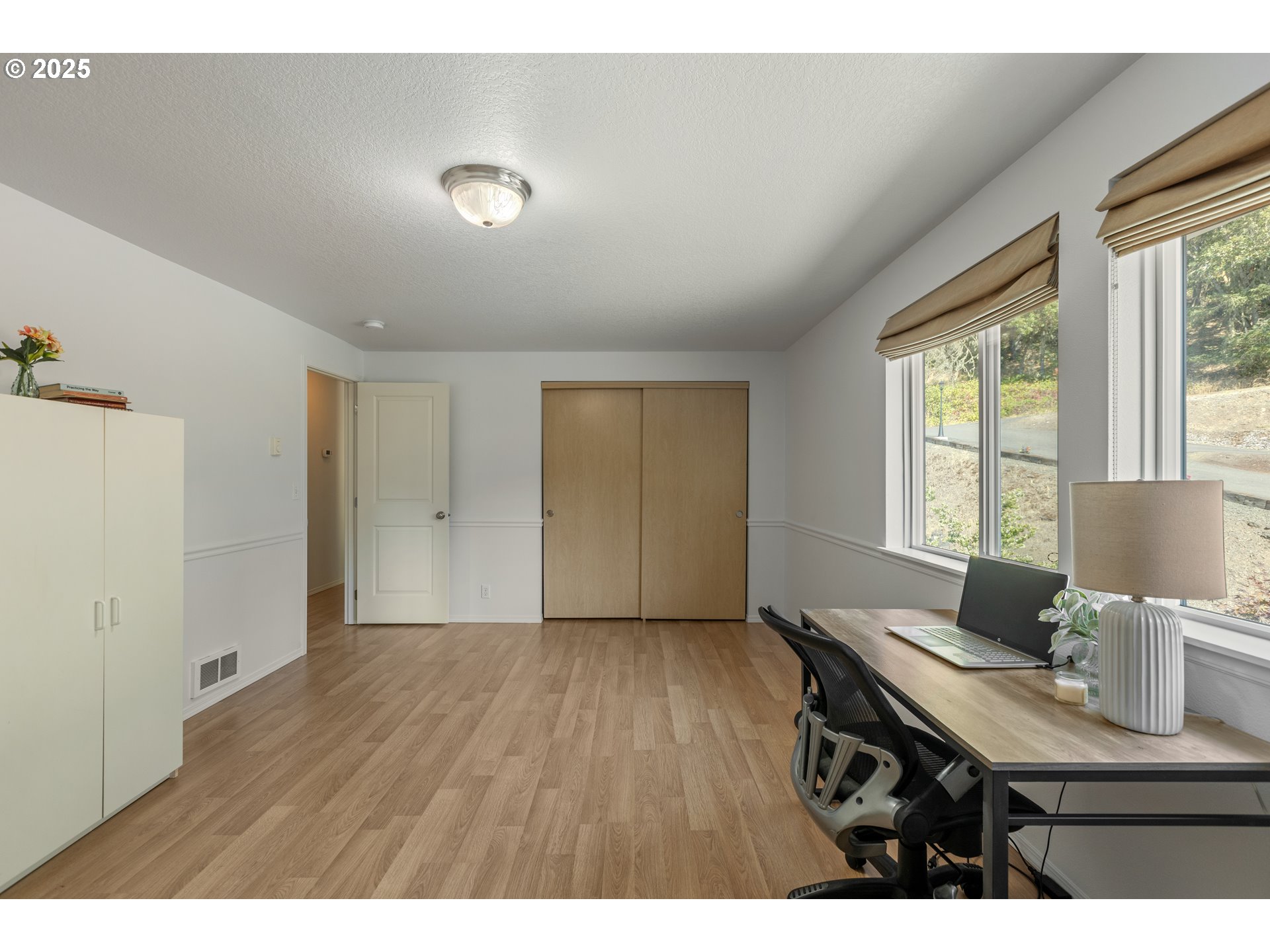 1870 Lakeview Dr Property Photo 35