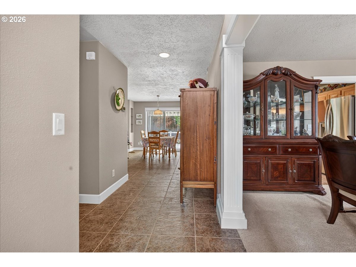 2442 Nw Broadway St Property Photo 12