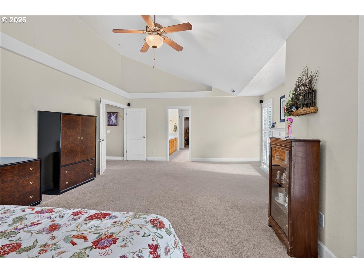 2442 Nw Broadway St Property Photo 32