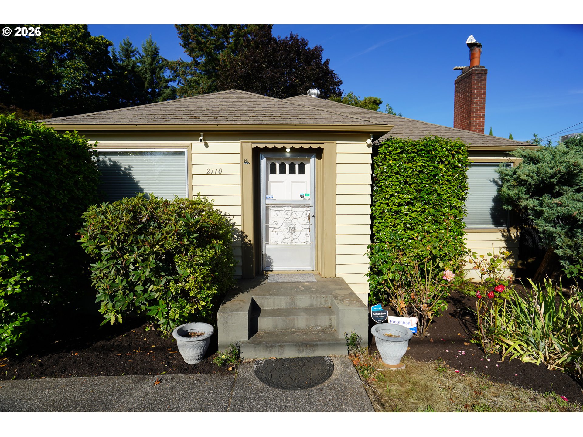 2110 Laurel Pl Property Photo 4